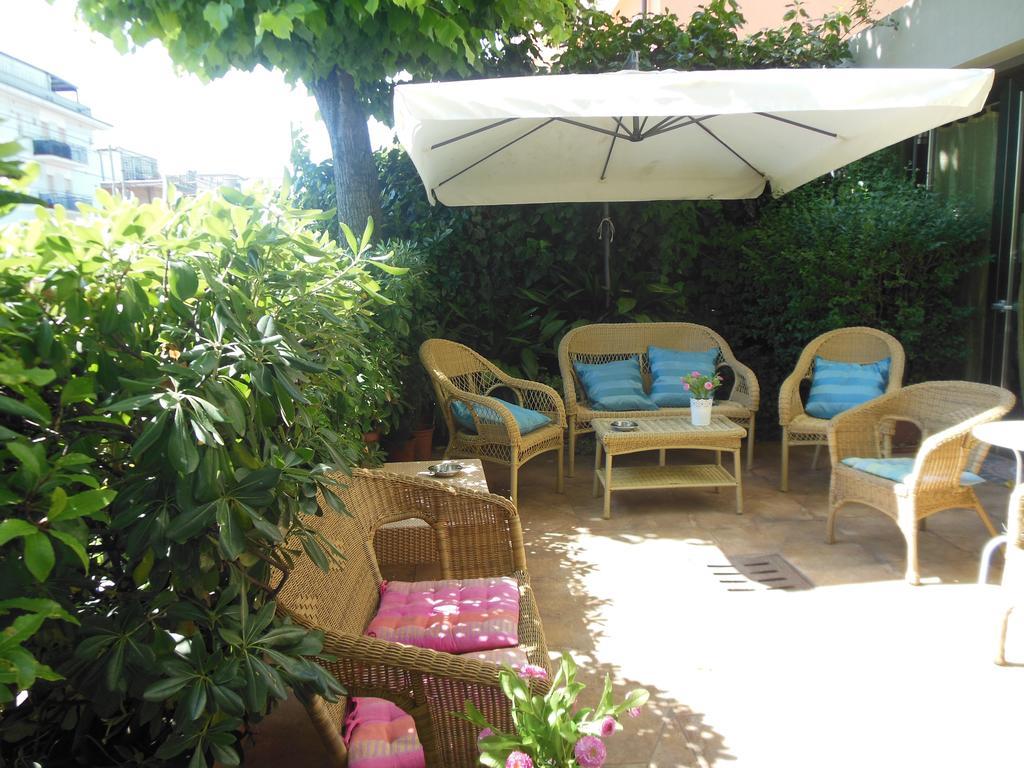 Hotel Edy Rimini Exteriör bild