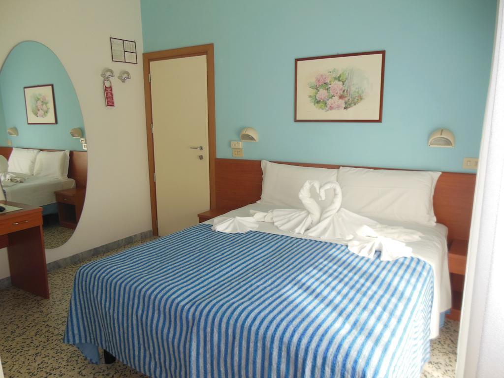 Hotel Edy Rimini Exteriör bild