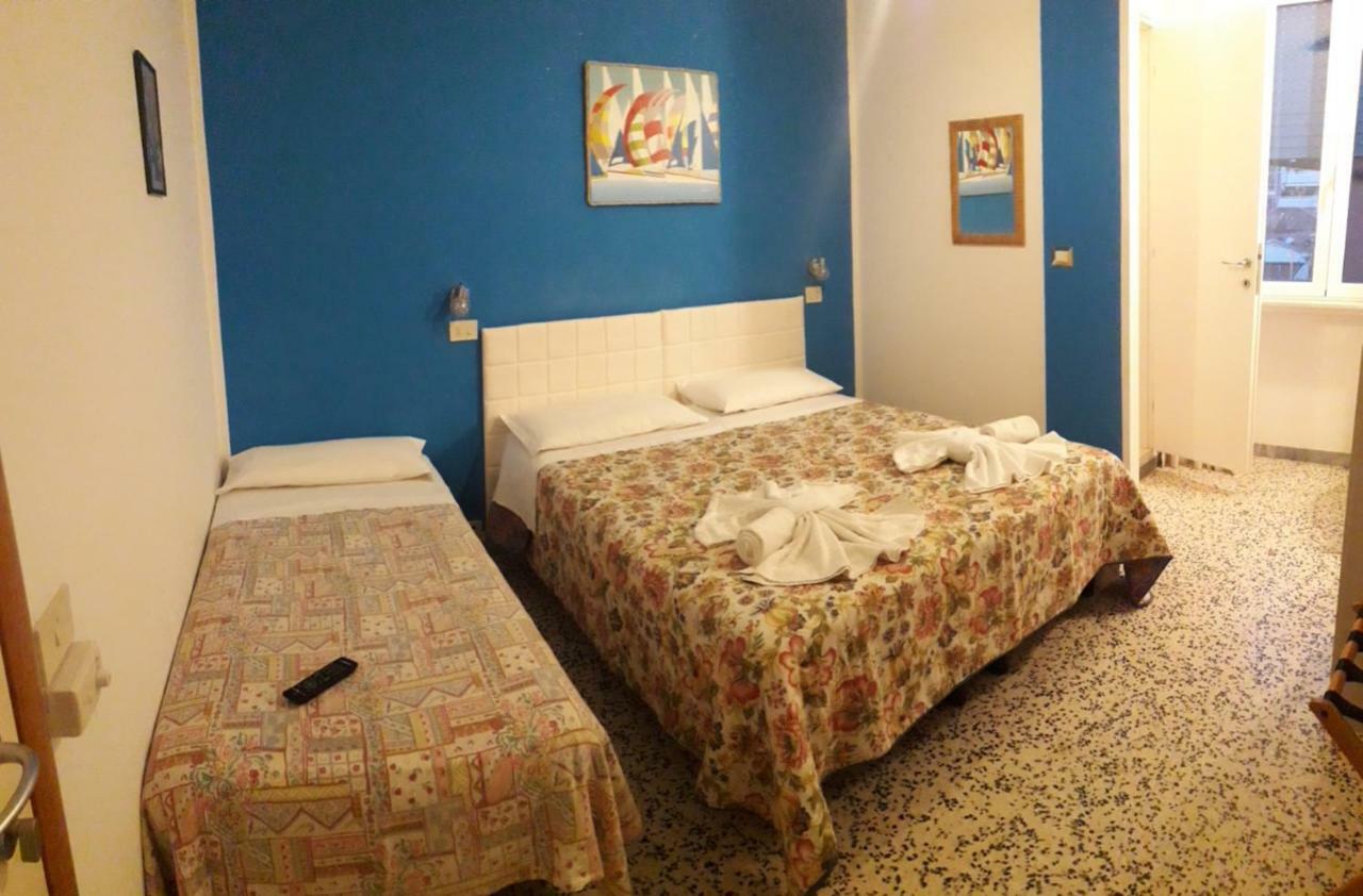Hotel Edy Rimini Exteriör bild