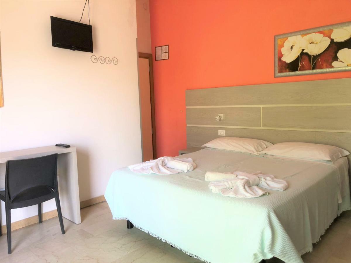 Hotel Edy Rimini Exteriör bild