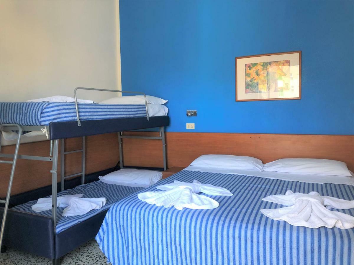 Hotel Edy Rimini Exteriör bild