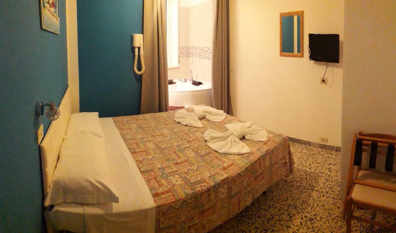 Hotel Edy Rimini Exteriör bild