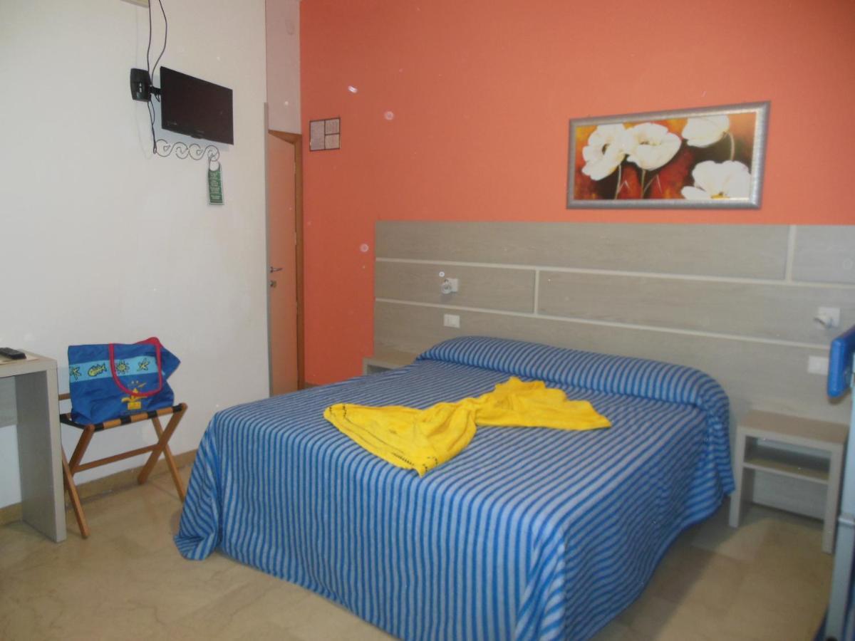 Hotel Edy Rimini Exteriör bild