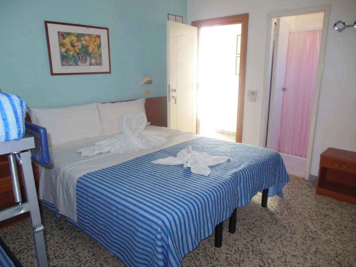 Hotel Edy Rimini Exteriör bild