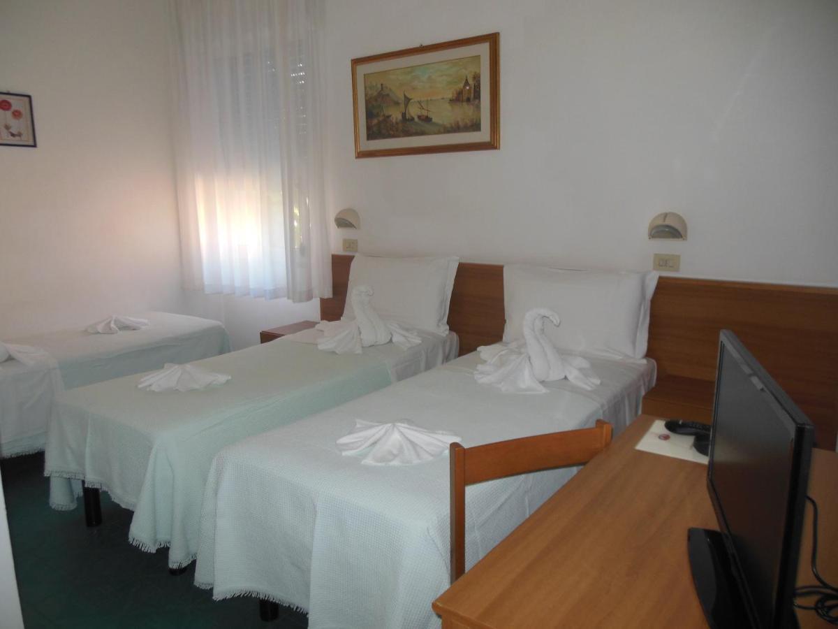 Hotel Edy Rimini Exteriör bild