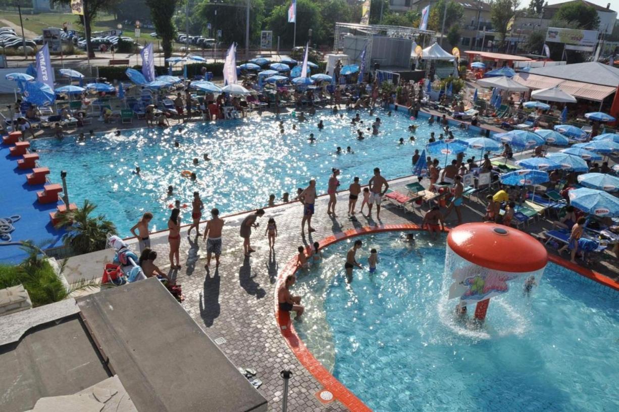 Hotel Edy Rimini Exteriör bild
