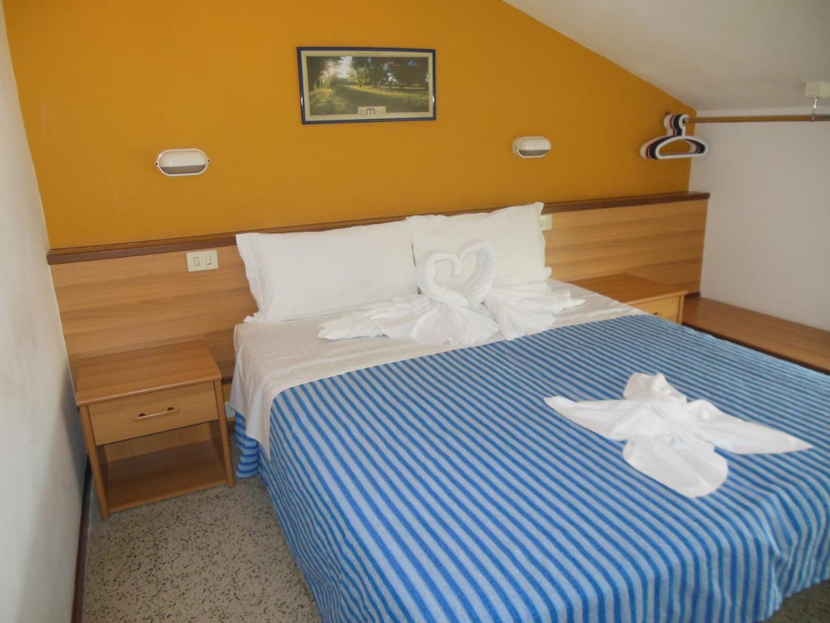 Hotel Edy Rimini Exteriör bild