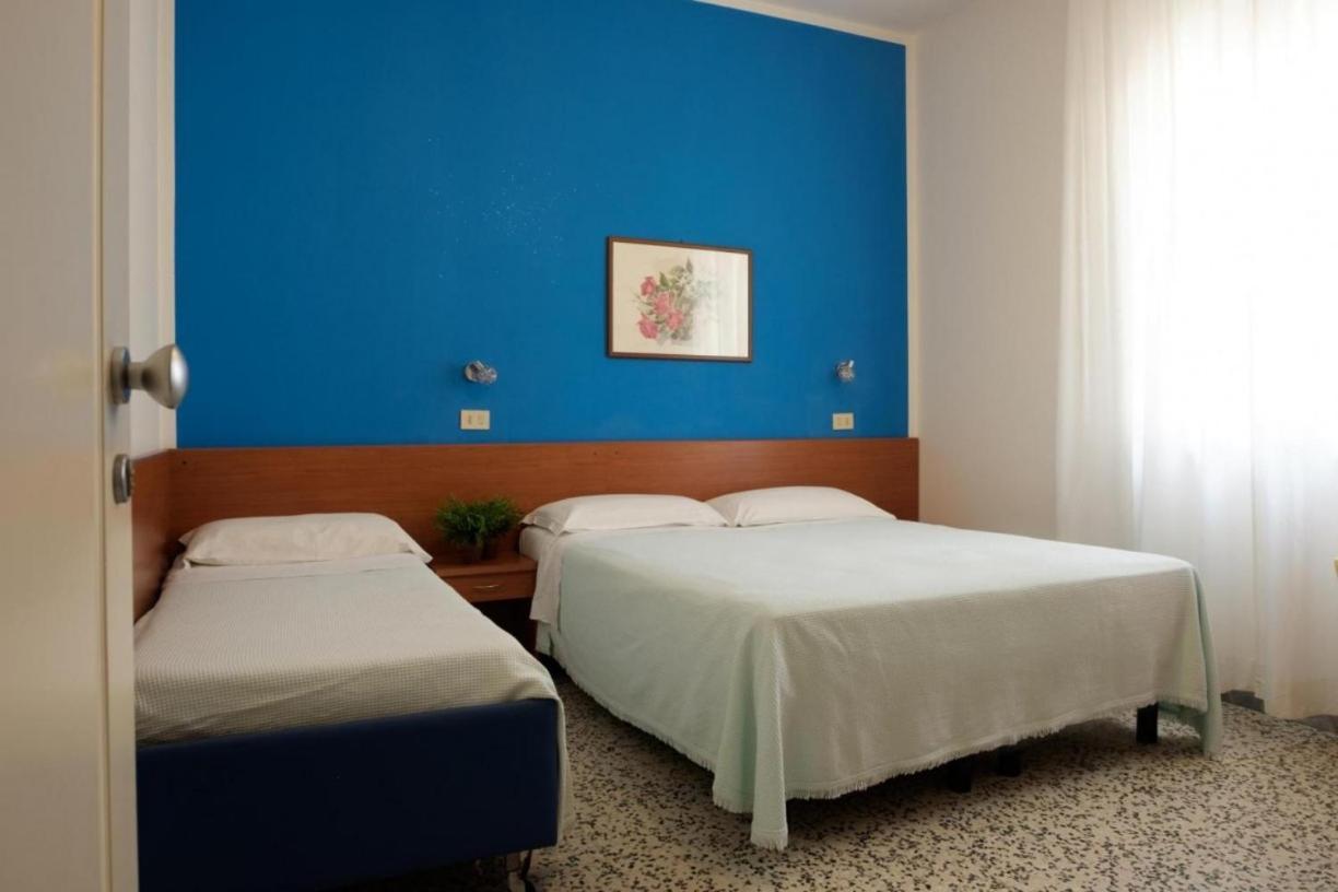 Hotel Edy Rimini Exteriör bild