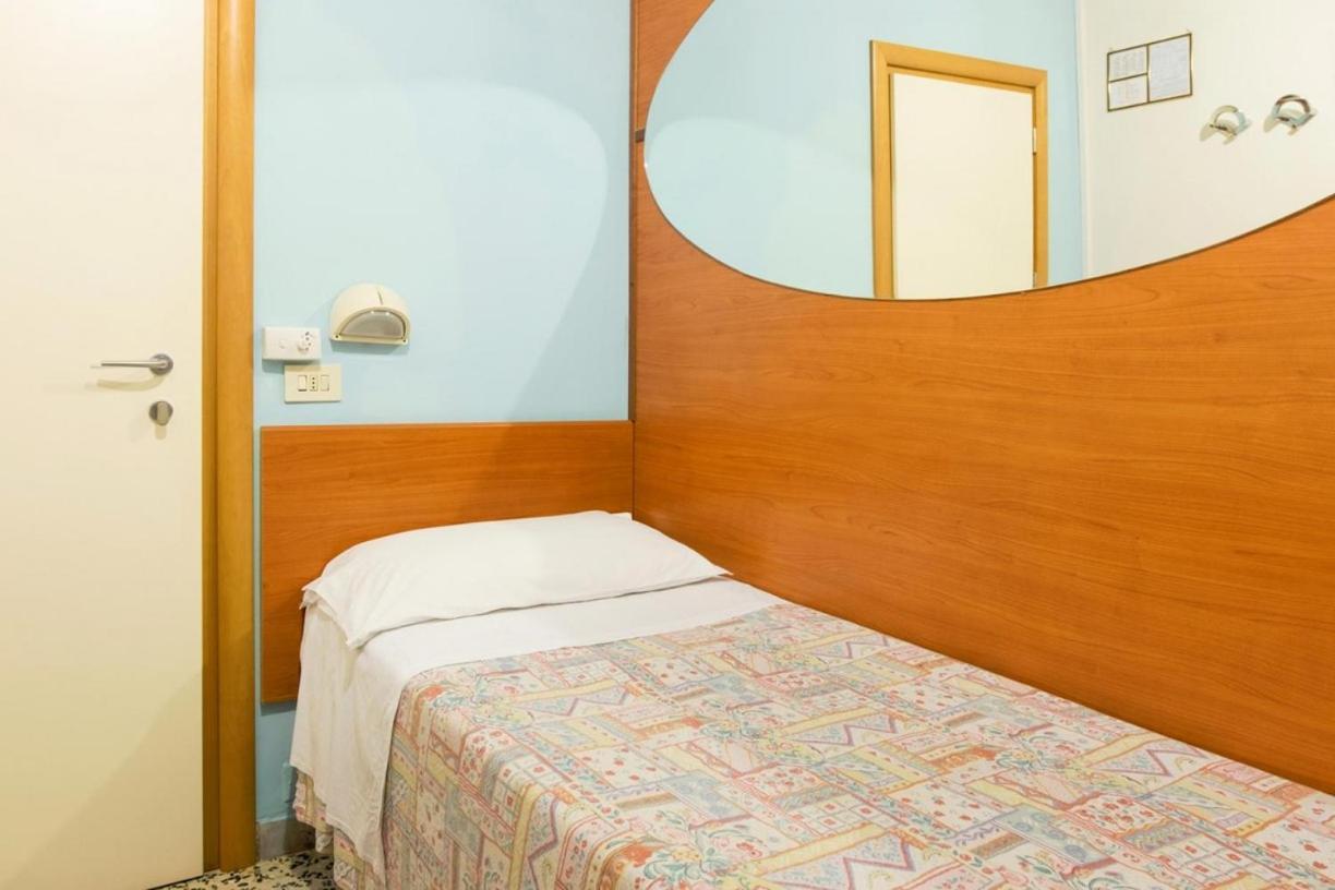 Hotel Edy Rimini Exteriör bild
